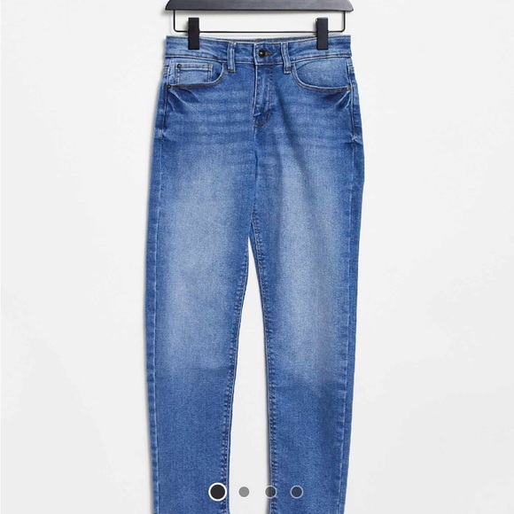 JDY newtyson high rise mom jeans in blue - Picture 1 of 3